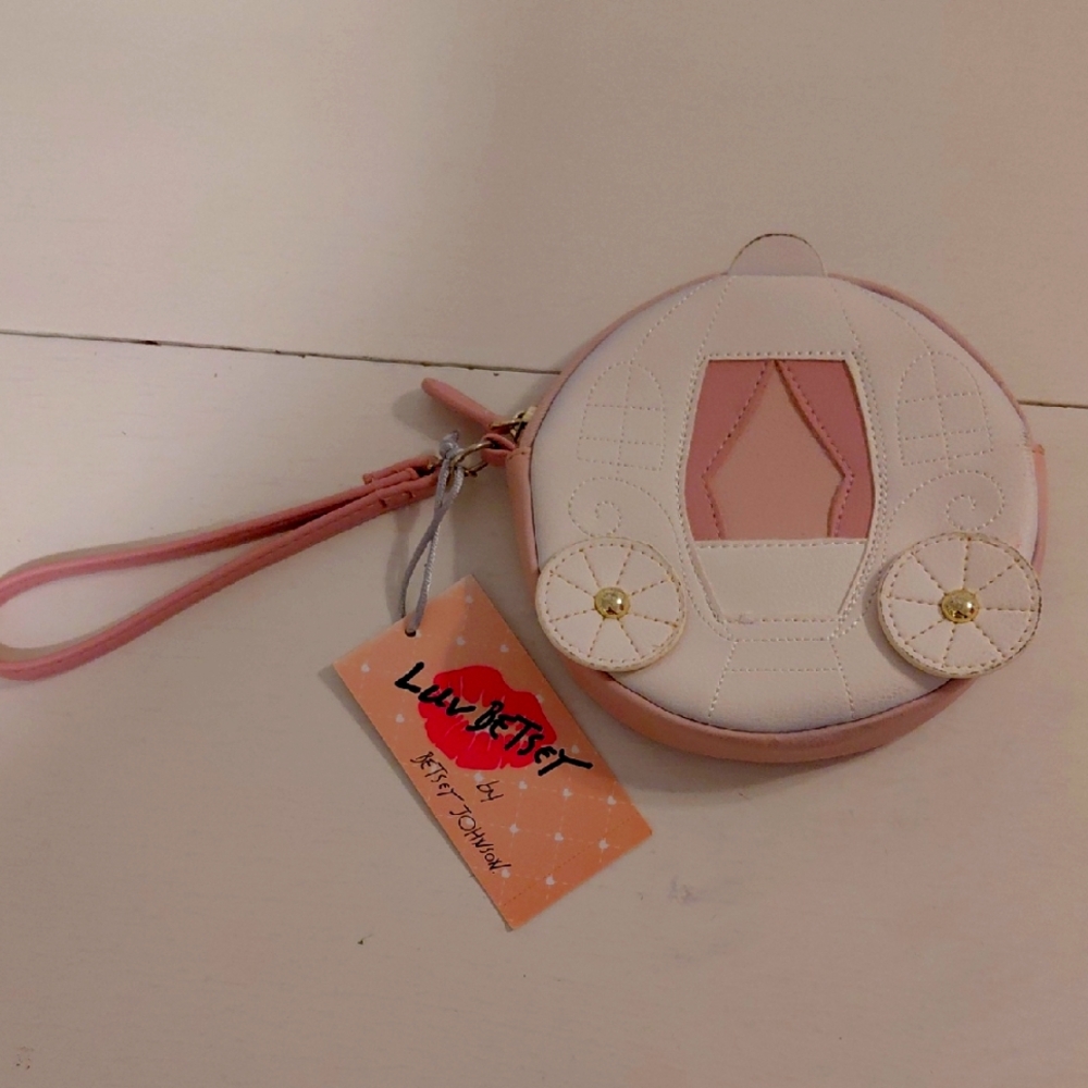 NWT Betsey Johnson Carriage Wristlet